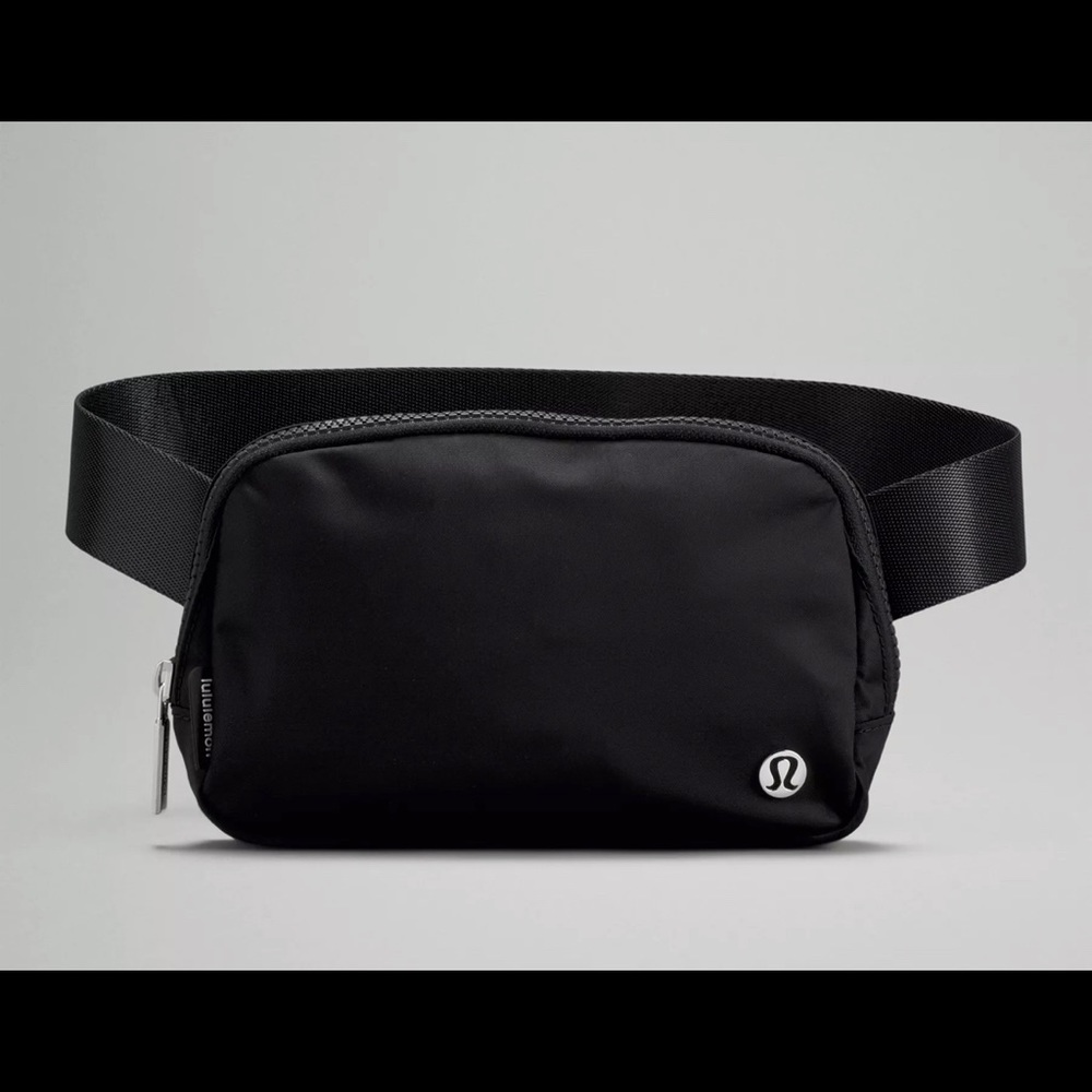 NWT Lululemon everywhere belt bag black